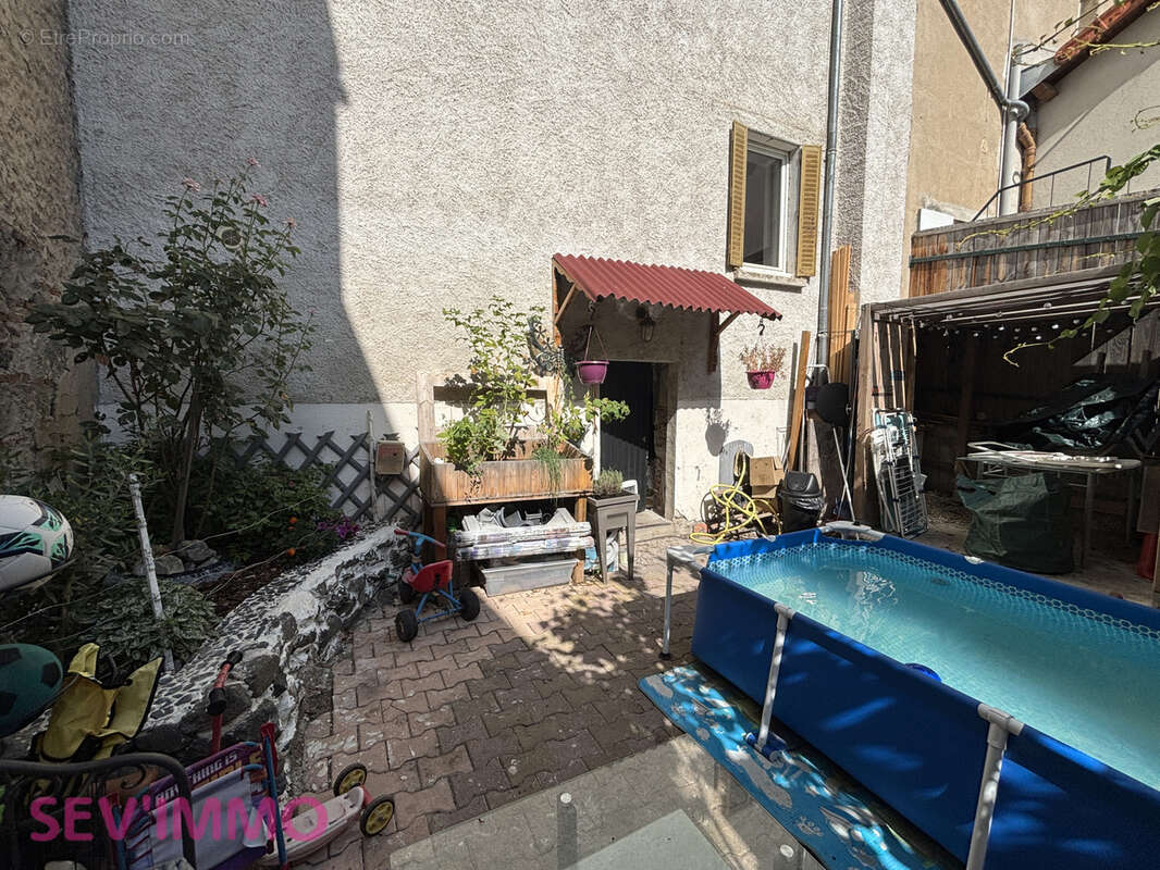 Cusset maisonde ville avec courette - photo 16