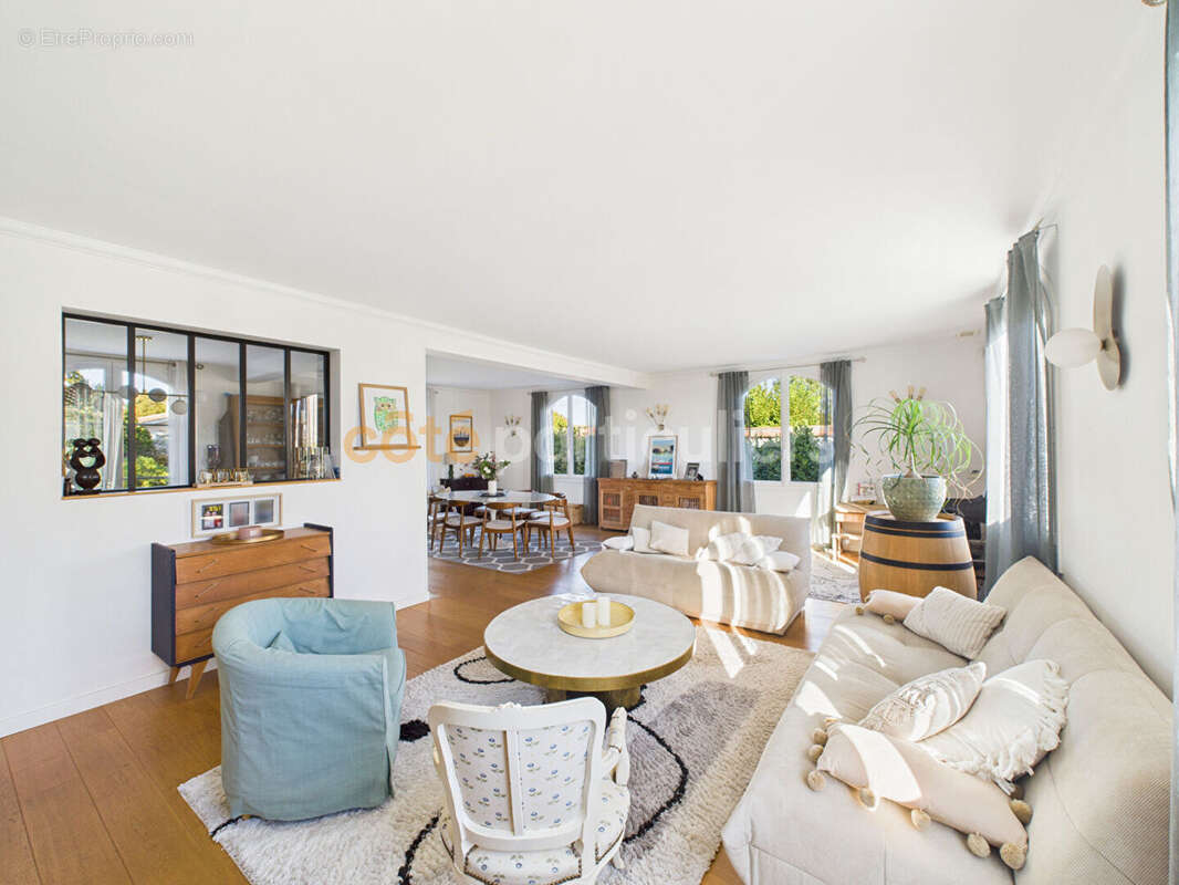 Maison à VILLENAVE-D'ORNON