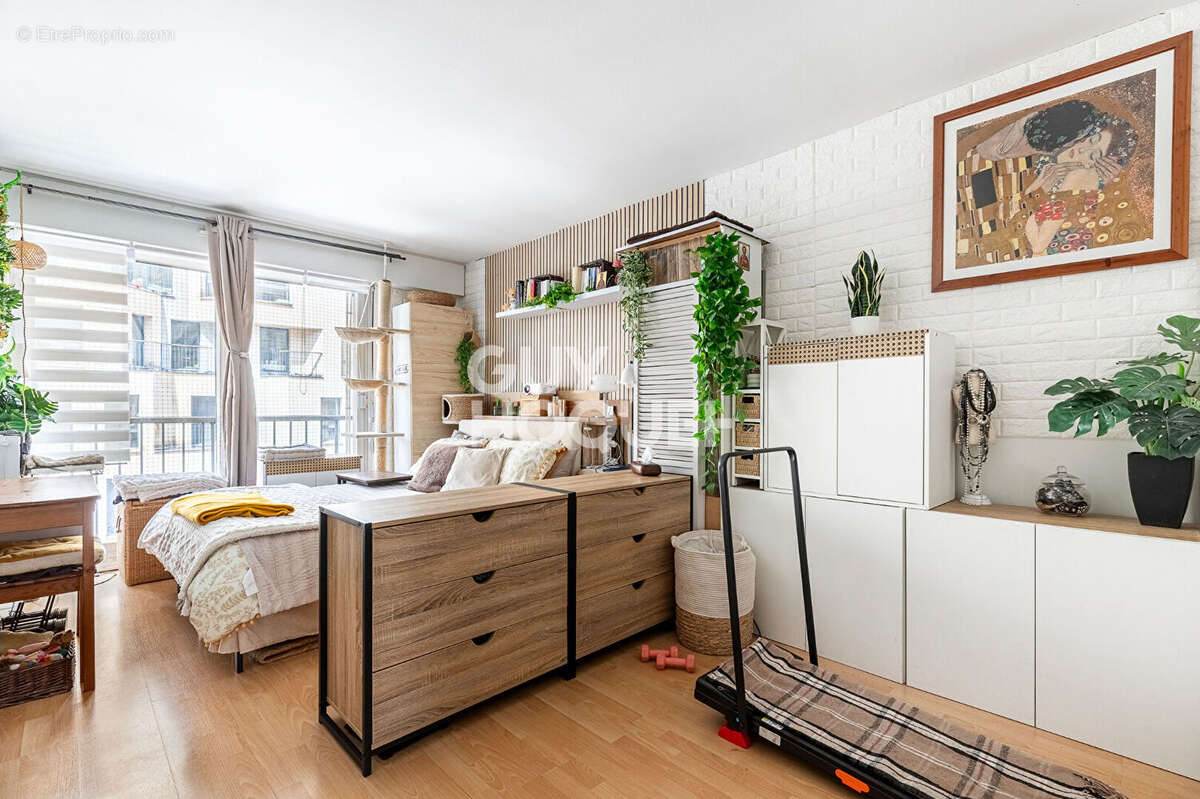 Appartement à PARIS-15E