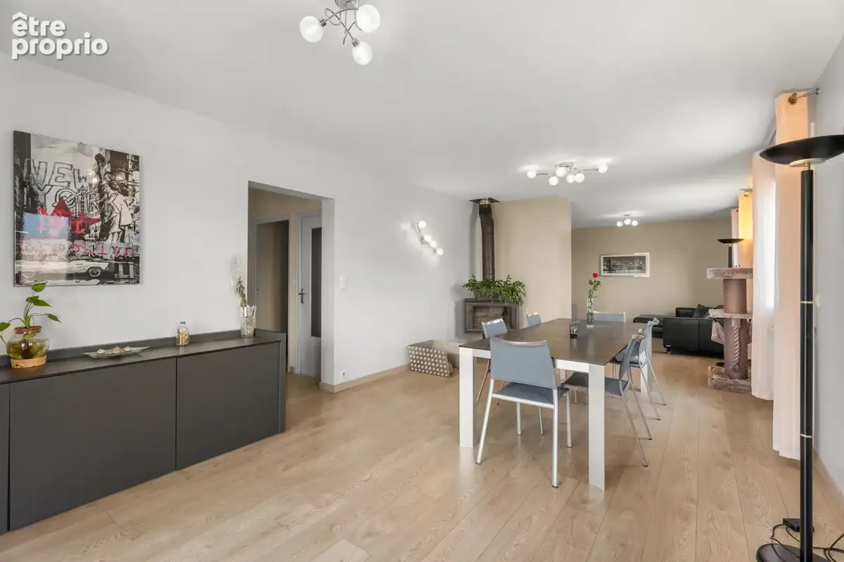 La Motte Servolex - Maison de 163 m2 - Sous-sol complet - Terrain de 1.972m2 - Piscine et jolie vue - photo 8