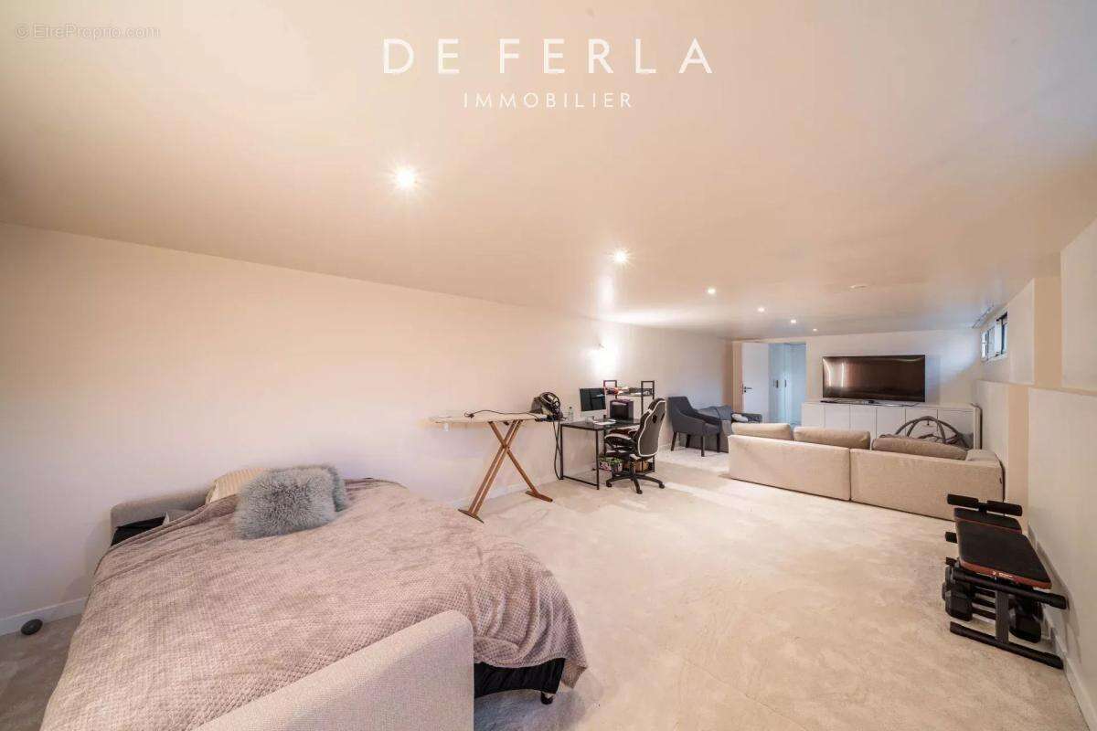 Maison à SAINT-MAUR-DES-FOSSES