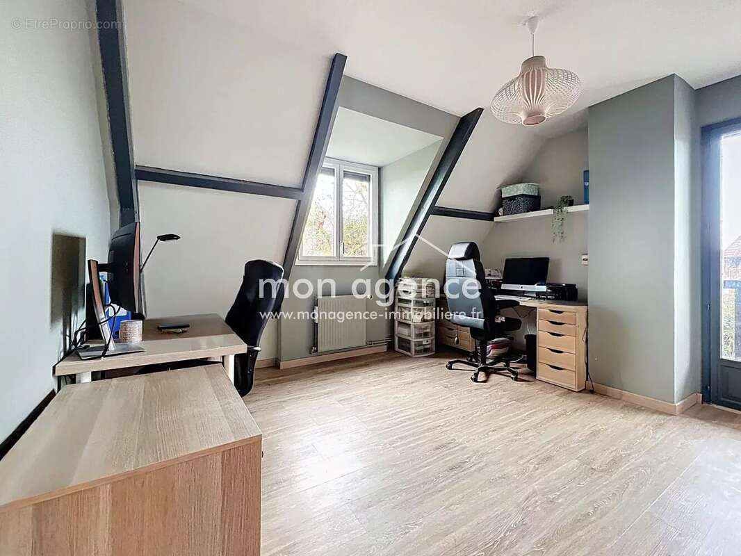 Maison à LE MESNIL-ESNARD