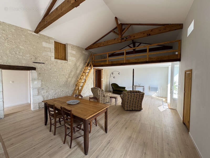 Maison à BRIE-SOUS-CHALAIS