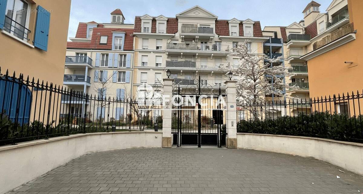 Appartement à LE BLANC-MESNIL