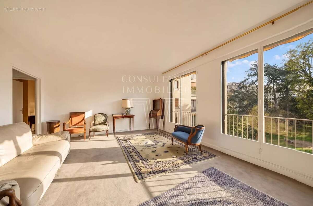Appartement à NEUILLY-SUR-SEINE