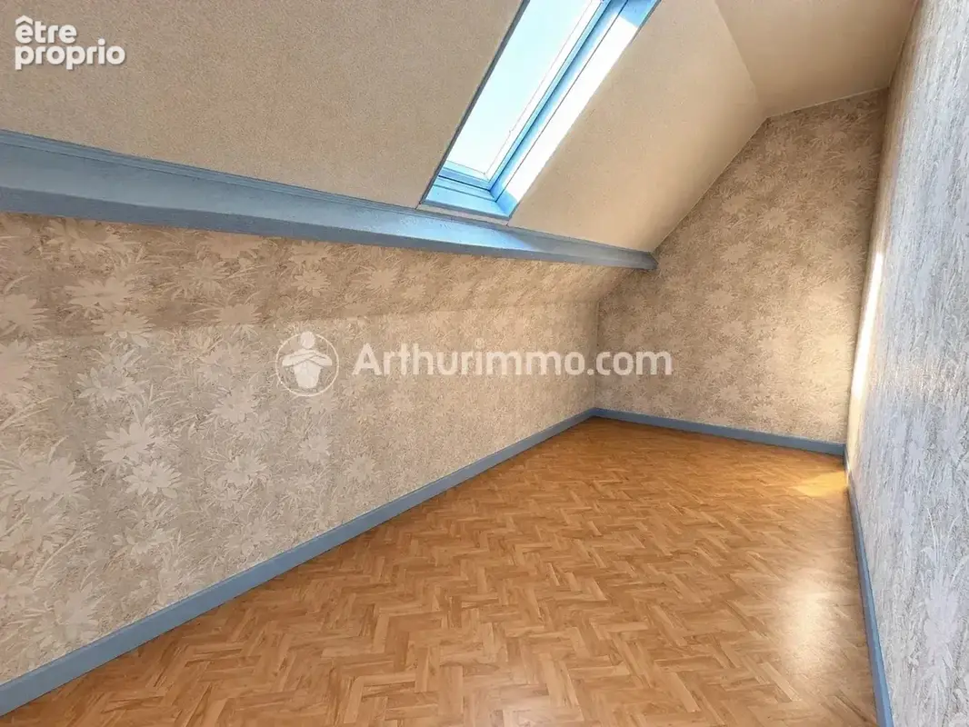 Maison 115 m² avec double garage, à proximité du centre ville de Neuvic. - photo 10