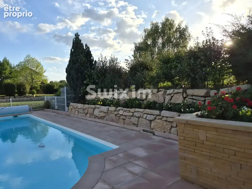 Magnifique propriété avec piscine à Feillens, 245 m² - photo 6