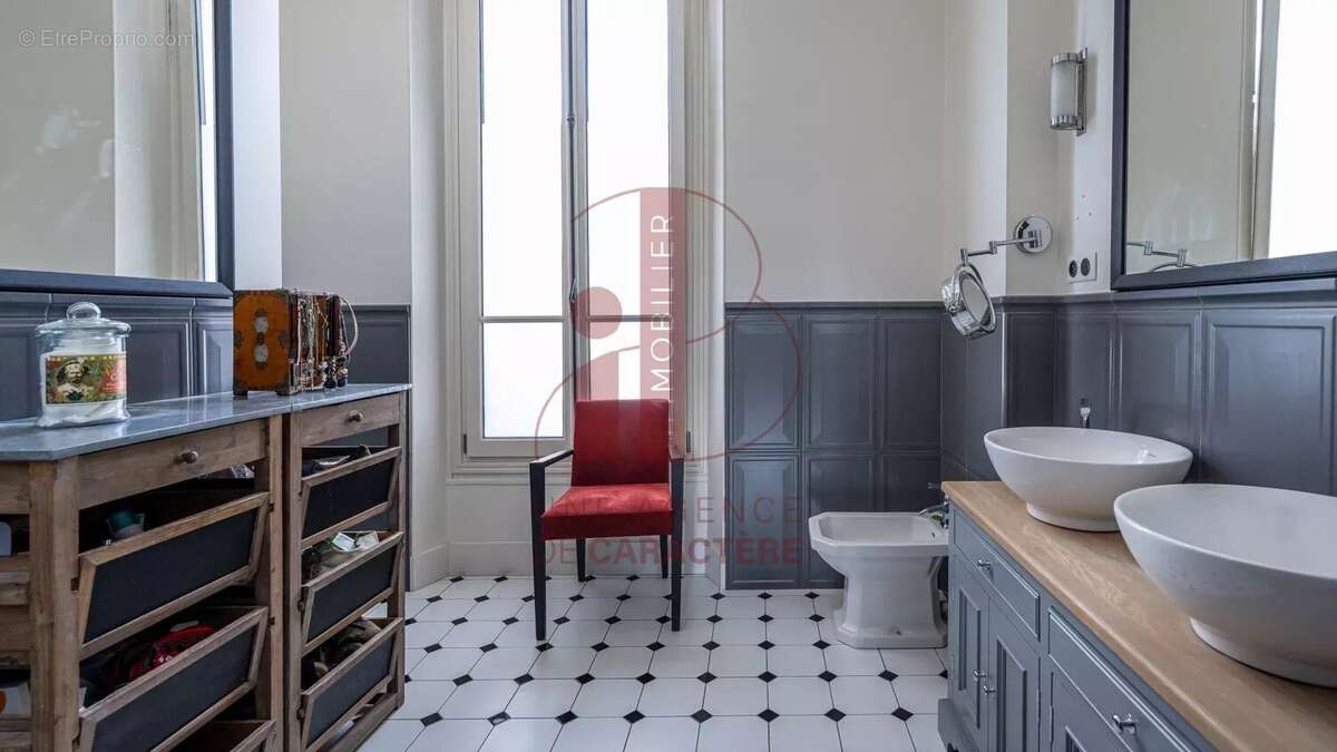 Maison à FONTAINEBLEAU