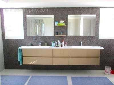 Maison à PETIT-BOURG