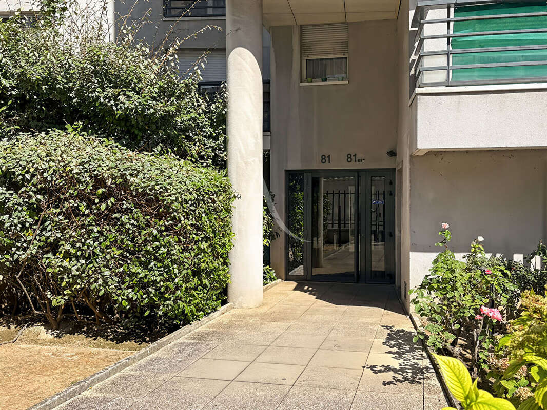 Exclusivité  Boulogne-Billancourt Rue de Sèvres  Studio de 28 m²  DPE C  Idéal investissement - photo 9