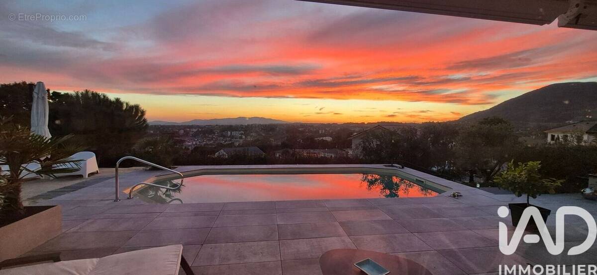 Photo 1 - Maison à VOIRON