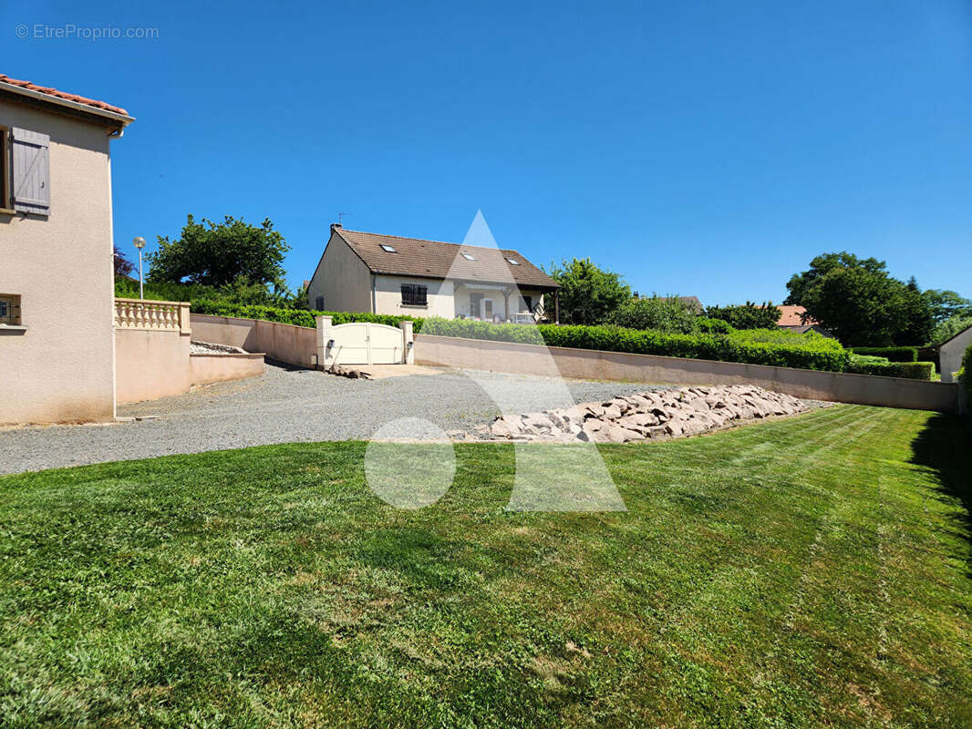 Maison à SAINT-BERAIN-SOUS-SANVIGNES