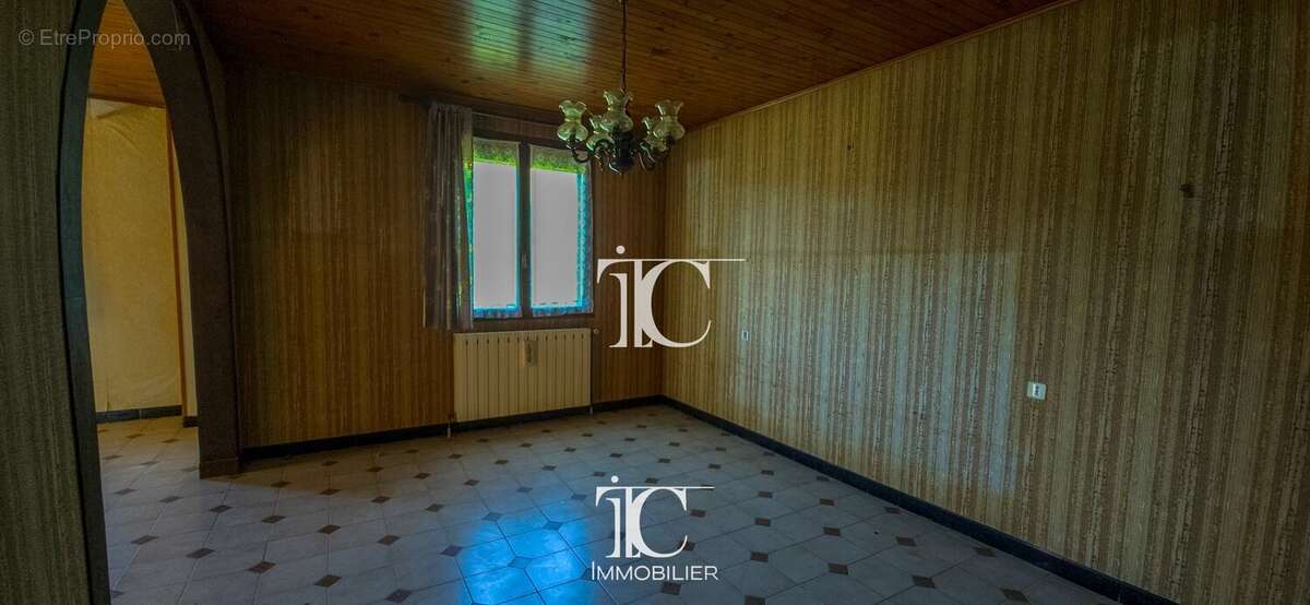 Maison à SAINT-PAUL-LE-JEUNE