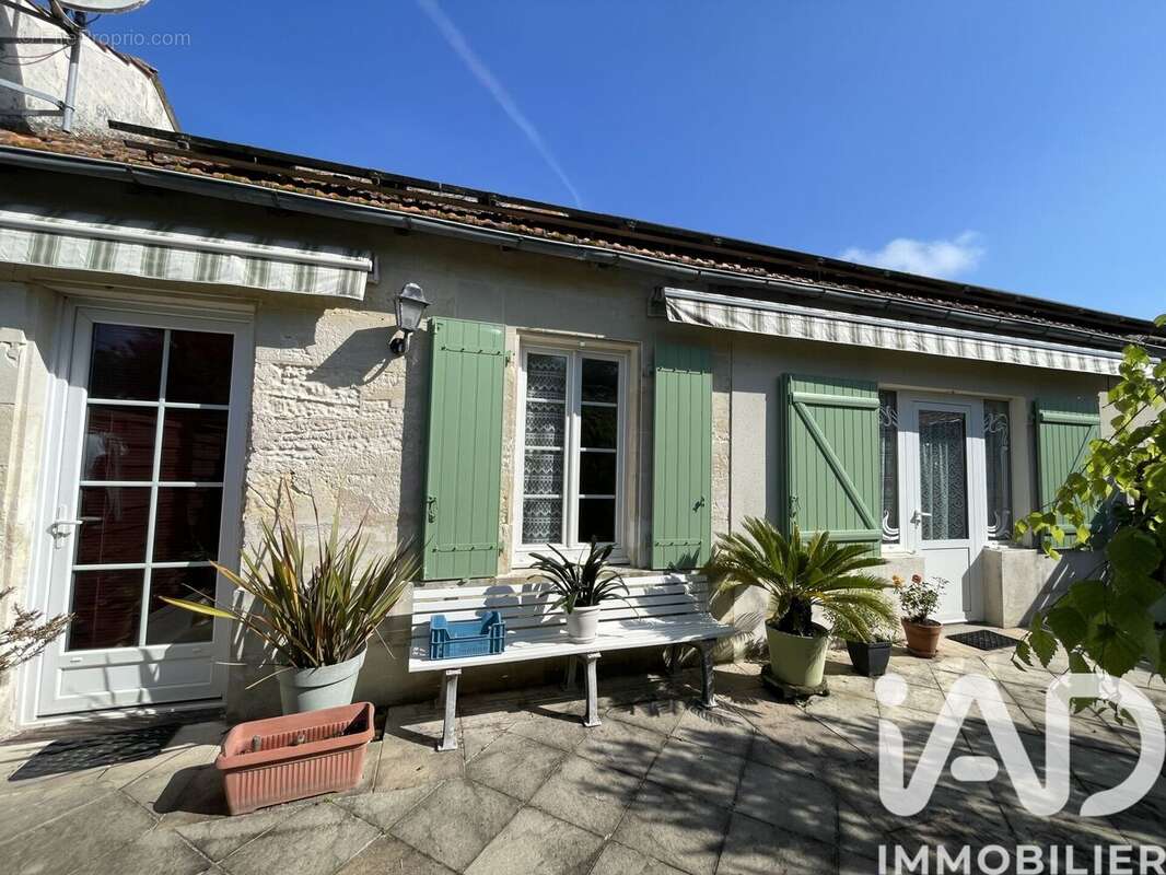 Maison 185 m² à Sainte-Lheurine  - photo 2