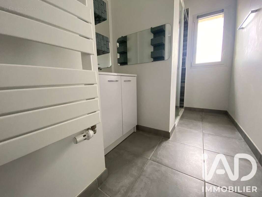 Appartement 64 m² à Saint-Leger-Les-Vignes  - photo 9