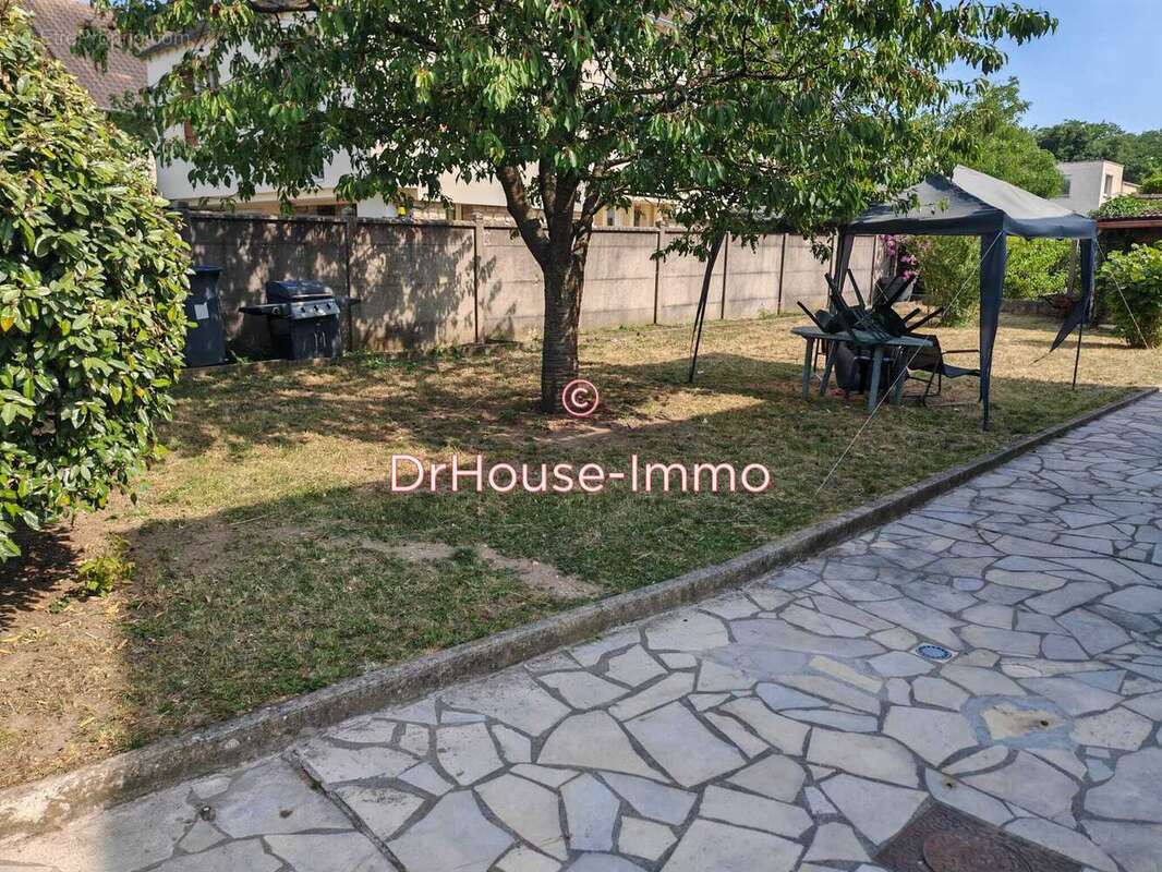 Appartement à LES MUREAUX