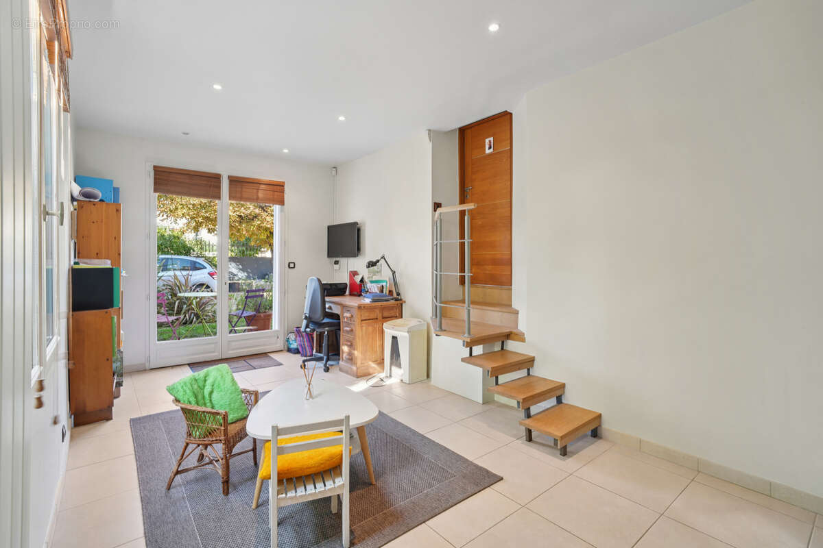 Maison à LE PERREUX-SUR-MARNE