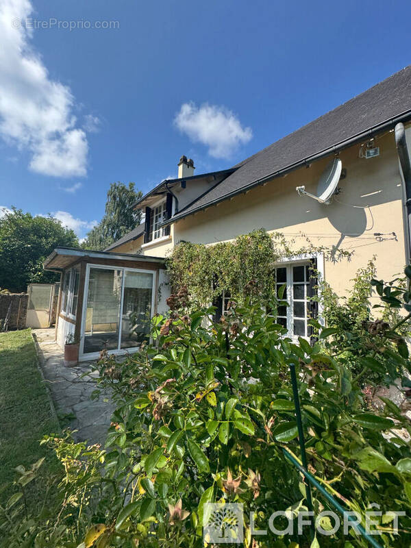 Maison à SAINT-MAURICE-LES-CHARENCEY