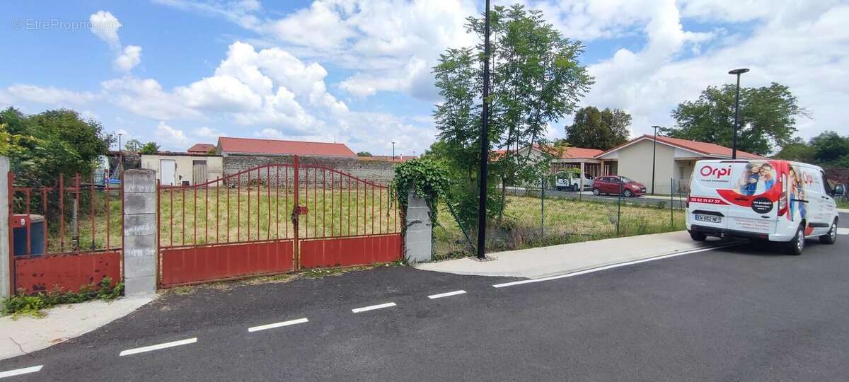 Terrain à VIC-EN-BIGORRE