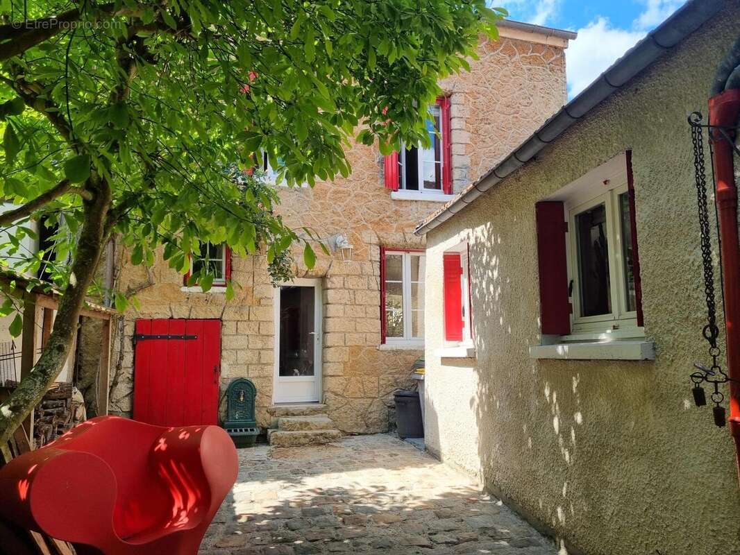 Maison 111 m² à Lassy  - photo 2