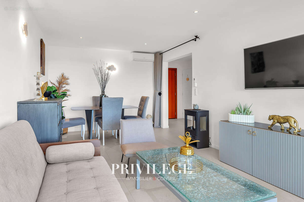 Appartement à MANDELIEU-LA-NAPOULE