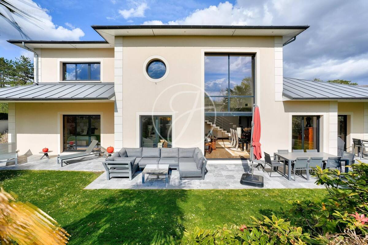 Maison à CROISSY-SUR-SEINE