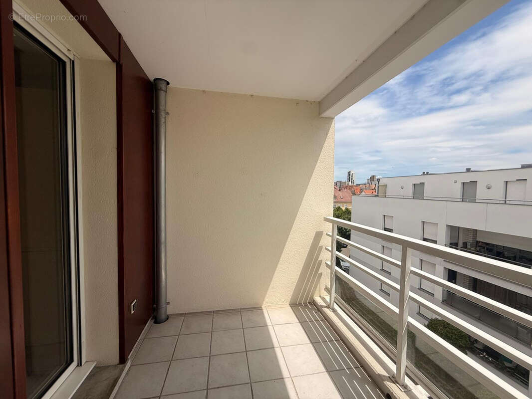 À vendre   Appartement 3 pièces de 70 m2 à Huningue - photo 5