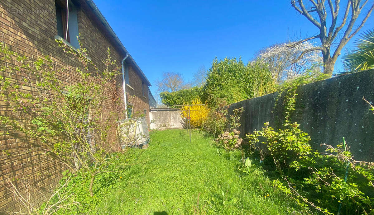 Maison à LE MESNIL-EN-THELLE