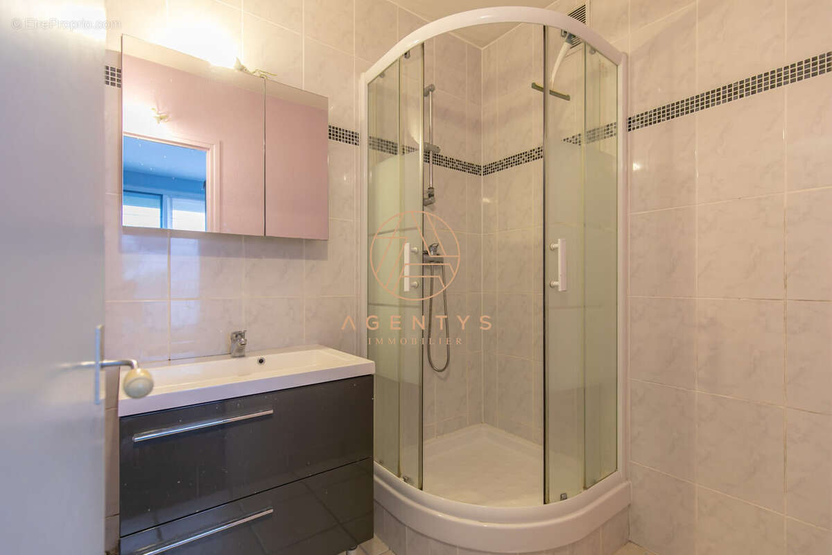 Appartement à SAINT-MAUR-DES-FOSSES