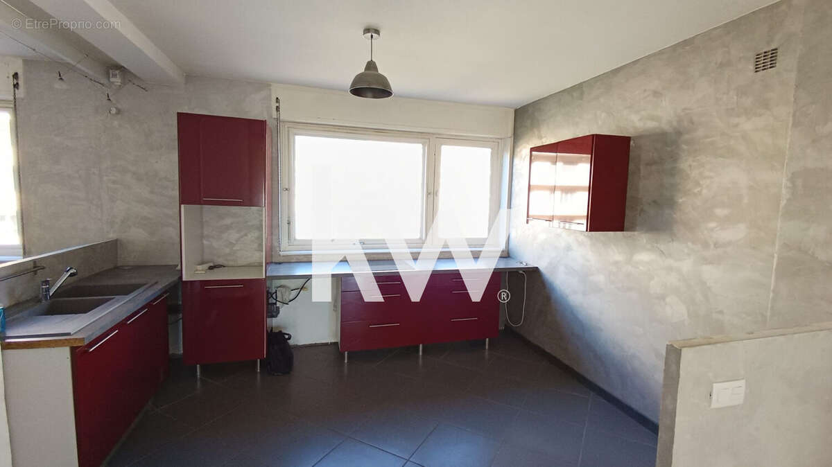 Appartement 81 m² à Saint-Chamond  - photo 4