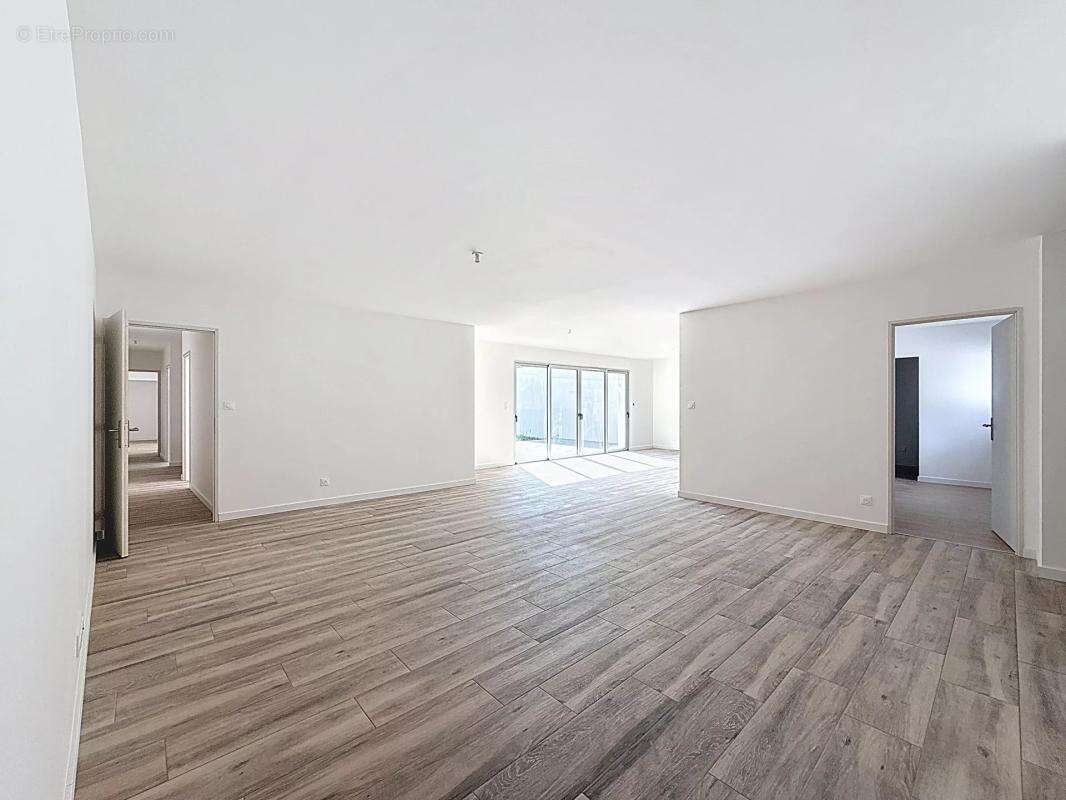 Maison à SAINTE-SOULLE