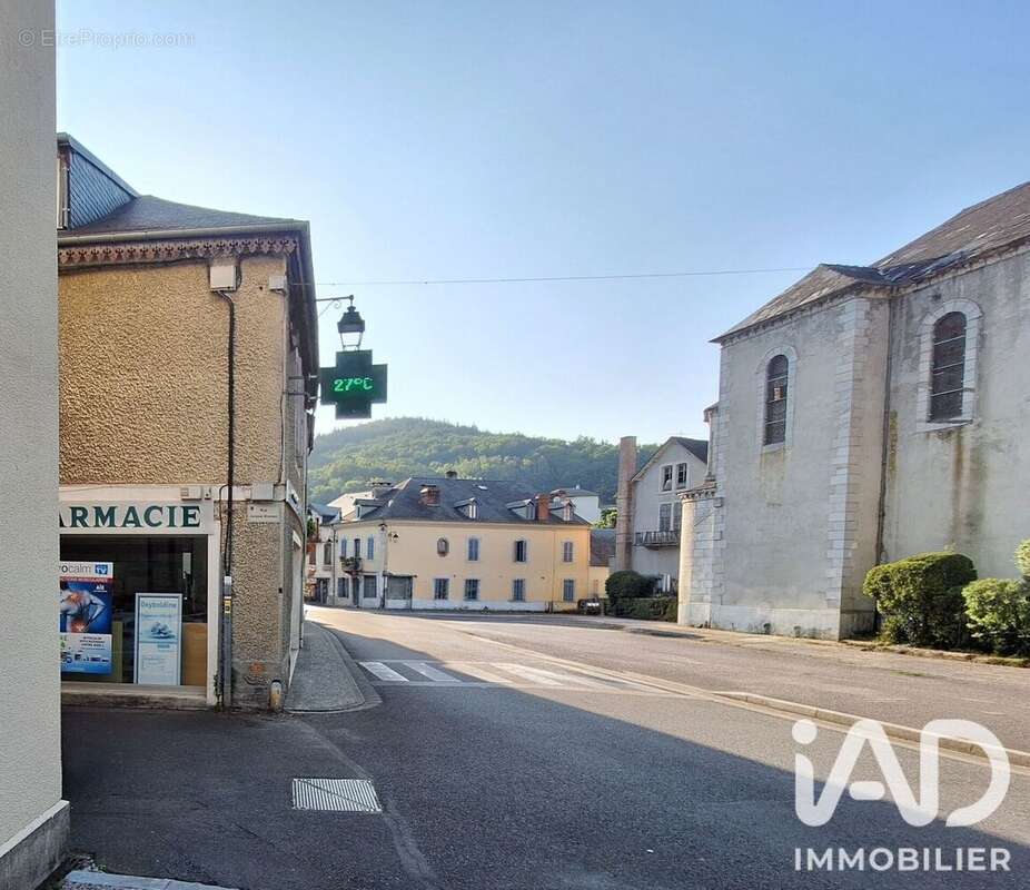 Commerce 107 m² à Saint-Pe-De-Bigorre  - photo 7
