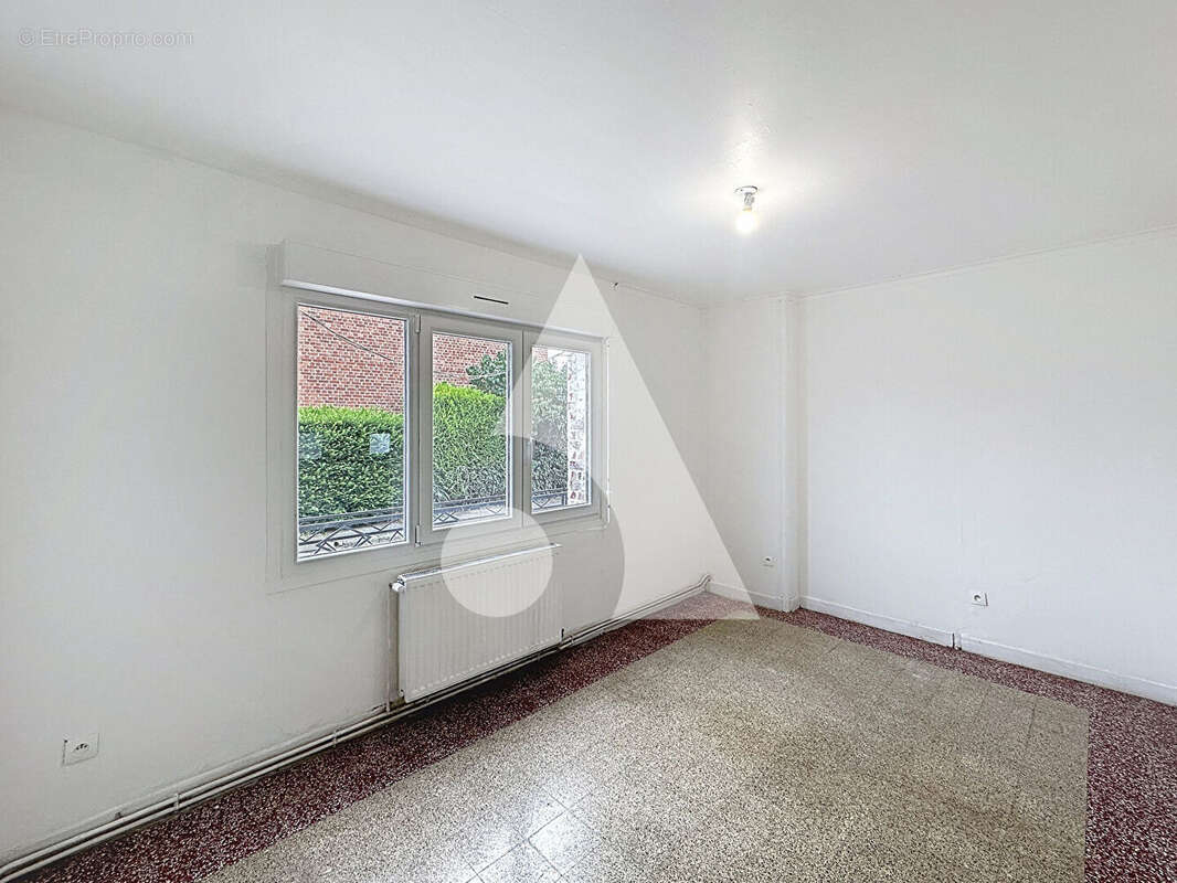 Maison à DOUCHY-LES-MINES