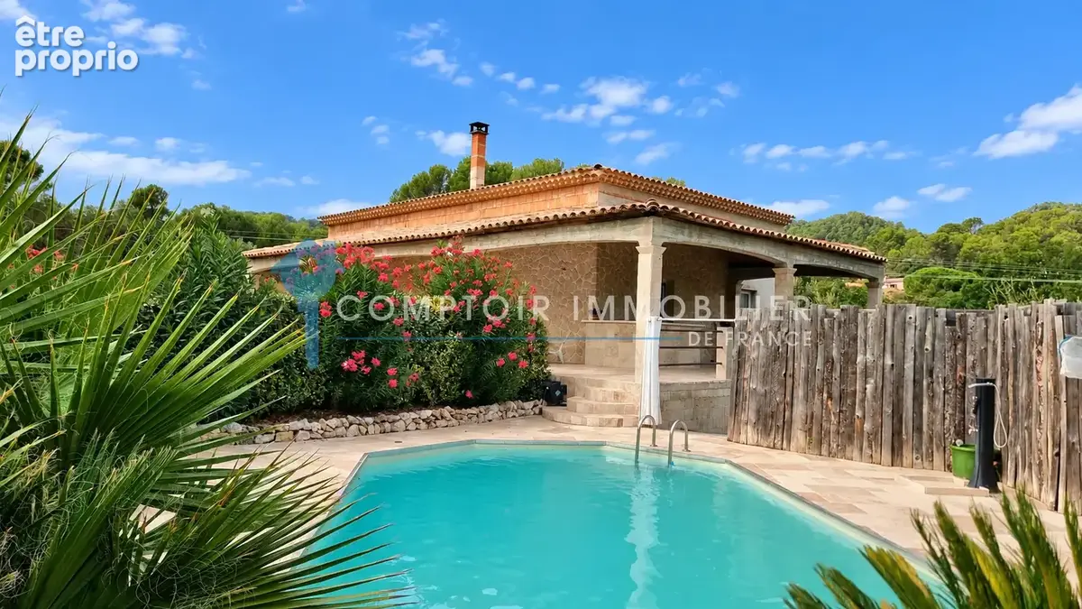 VAR (83) - À VENDRE - SALERNES - Villa atypique avec 5 chambres dans un superbe environnement - photo 23