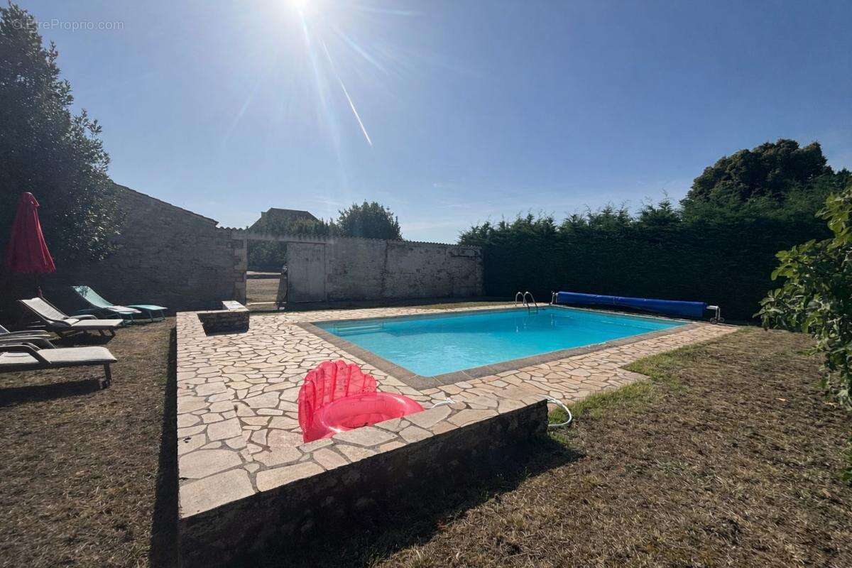 Demeure de charme du XIXᵉ siècle avec dépendances et chais – Île d’Oléron - photo 2