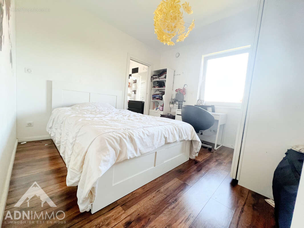 Maison à SAINT-GENIS-POUILLY