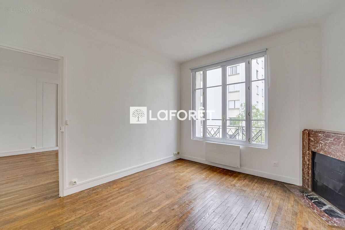 Appartement à PARIS-14E