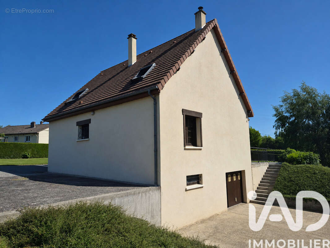 Photo 2 - Maison à LA CHAPELLE-BICHE