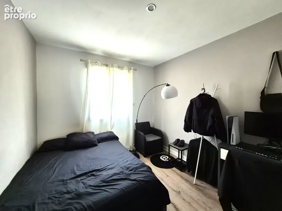 Maison de plain-pied  familiale 5 chambres   Portes de Bourges Ouest - photo 9