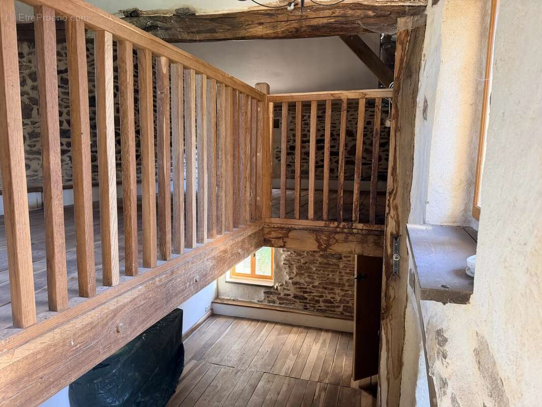 Maison à finir de rénover, située dans un cadre paisible - photo 8