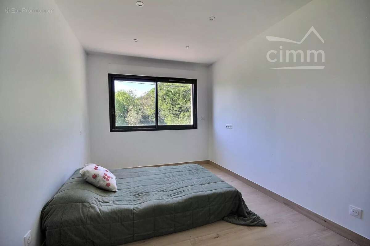 Appartement à LIVRON-SUR-DROME
