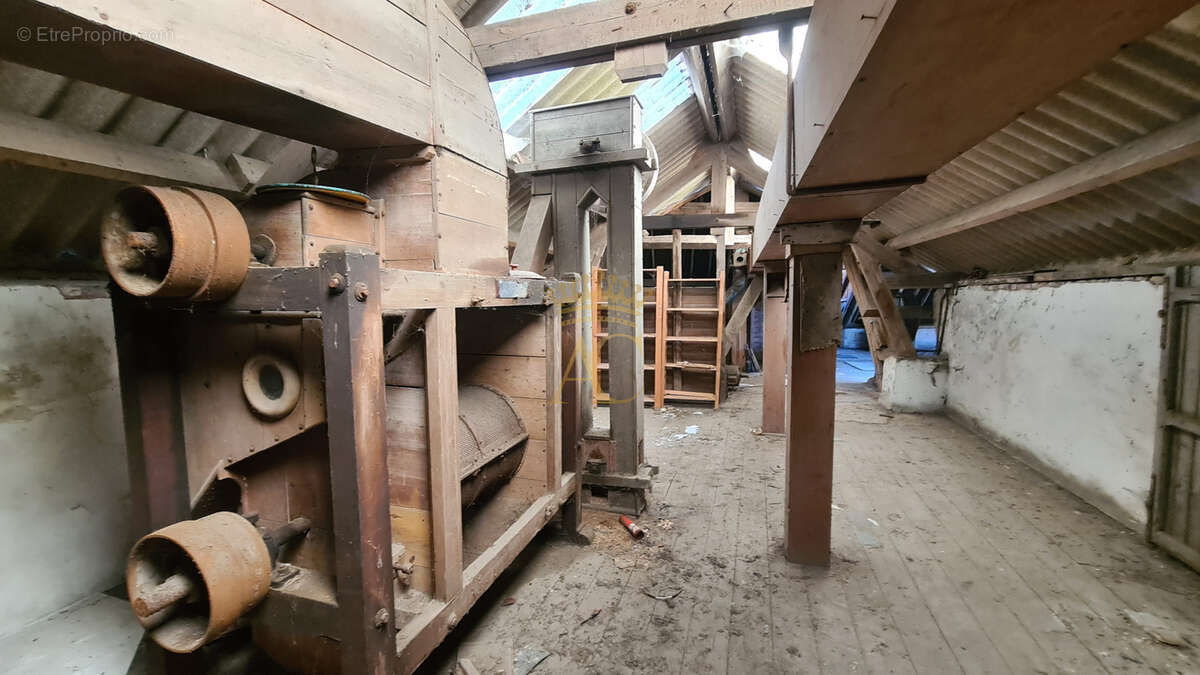 Loft industriel ou projet immobilier : ancien silo à rénover - photo 2