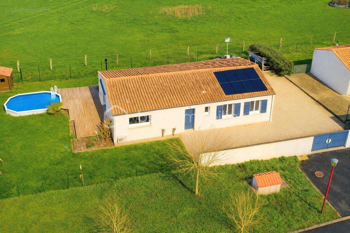 Maison à PONT-L'ABBE-D'ARNOULT