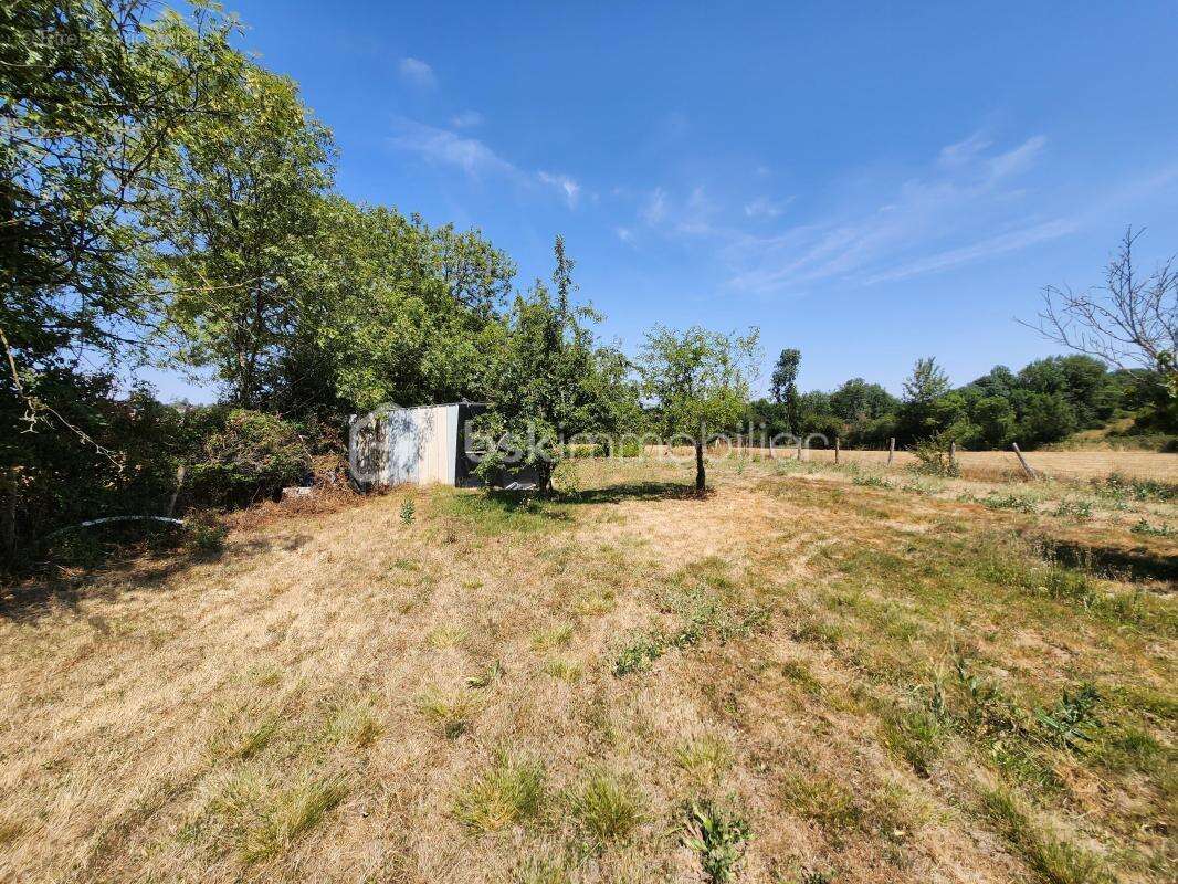Terrain de loisirs au calme avec compteur d'eau de 1275m² à Ménigoute - photo 5