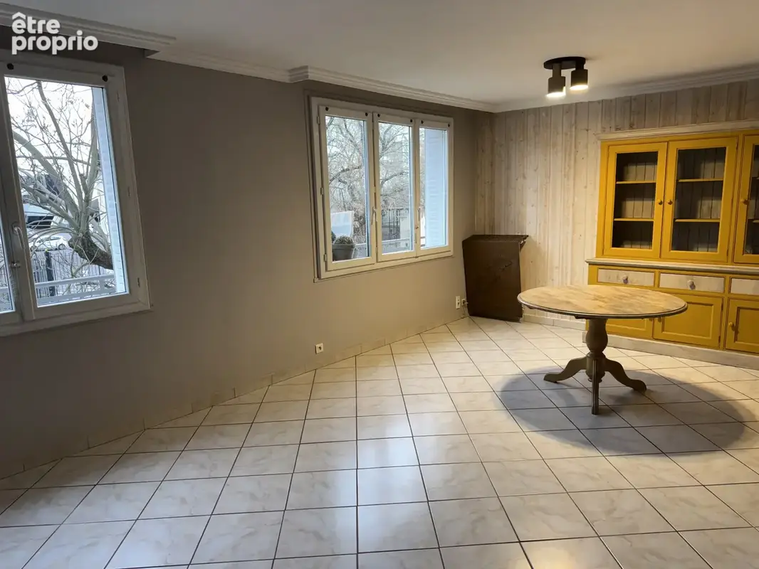 VILLEURBANNE   Quartier Cusset  Appartement T4   70 m2   Calme et Lumineux - photo 2