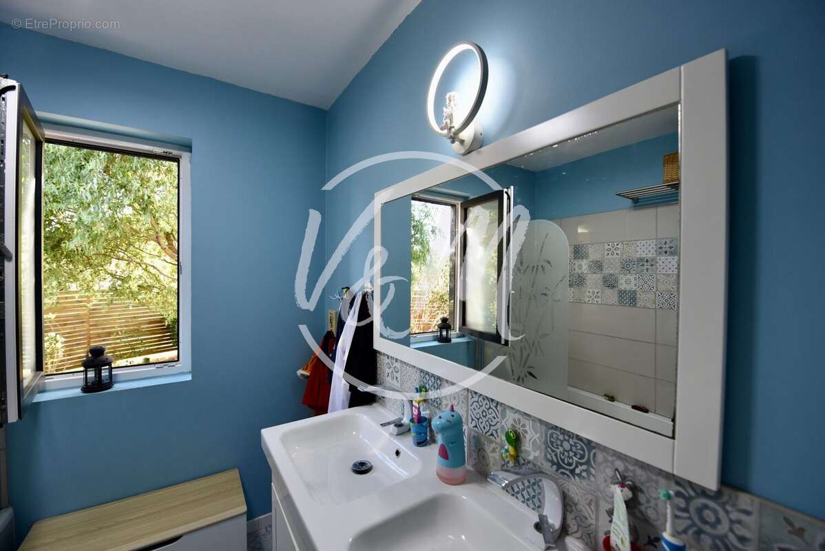 Maison 107 m² à Saumos  - photo 8