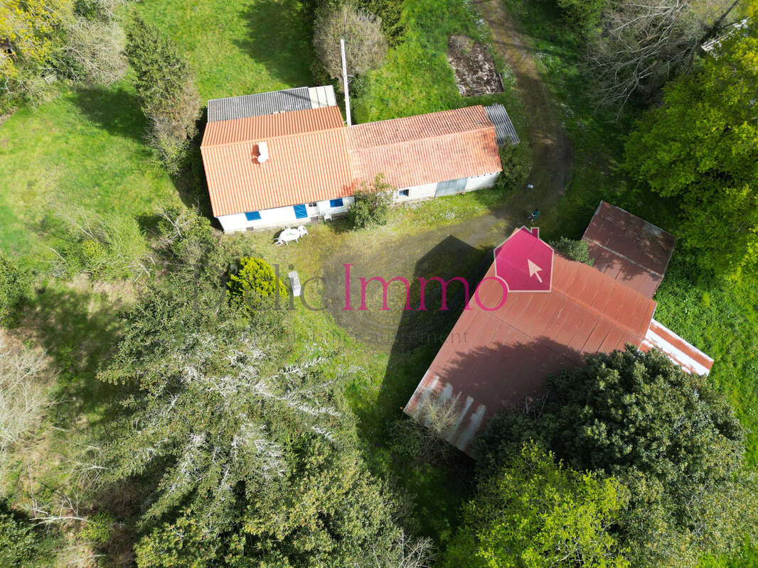 Soullans - maison 2 chambres en campagne   terrain 1,6 ha   grange et dépendances - photo 2