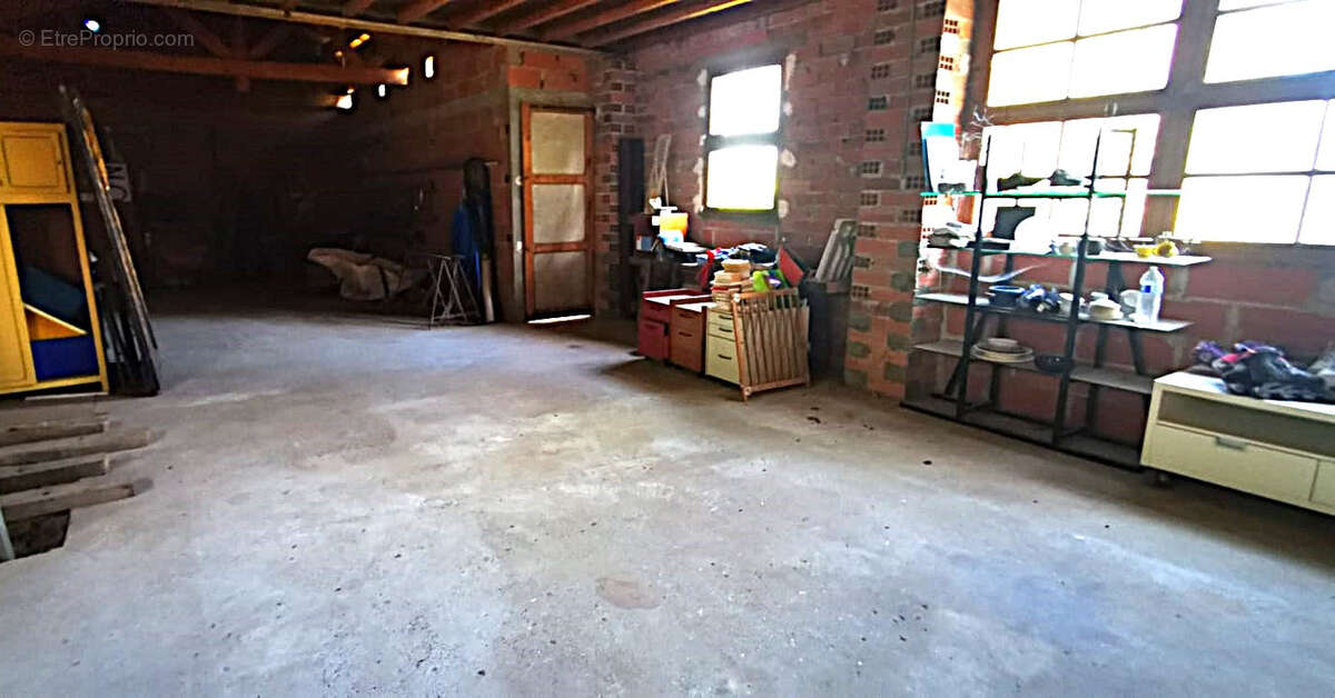 Maison à AURIAC-SUR-VENDINELLE