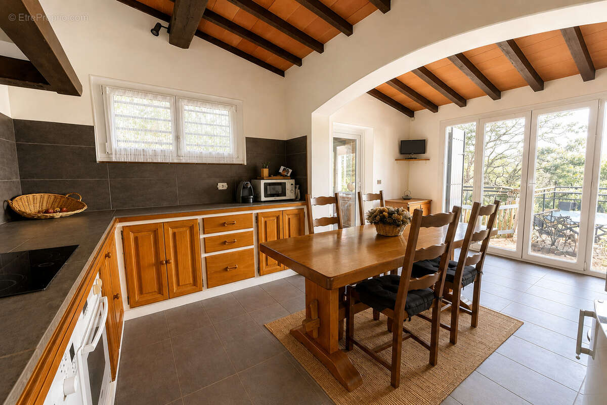 Maison de campagne sur terrain de 43 980 m2 - photo 5