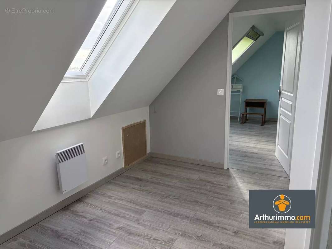 Maison à NEUFCHATEL-SUR-AISNE